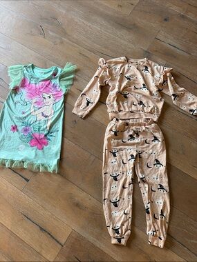 Jessica Simpson Peach Moon & Witch Print Pajama Set